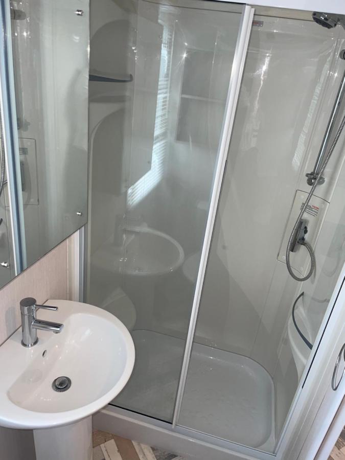 Homely 2 Bed Chalet Tuxford Exterior photo
